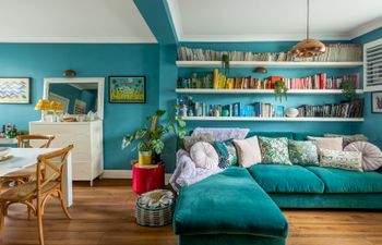 The Bold Bibliophile Holiday Home