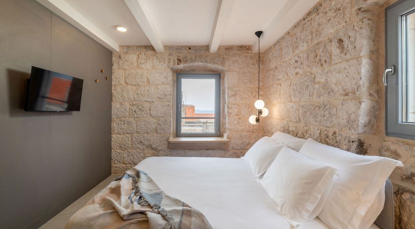 Photo of Stone's Beauty