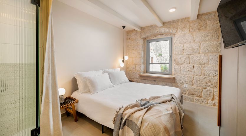 Photo of Stone's Beauty