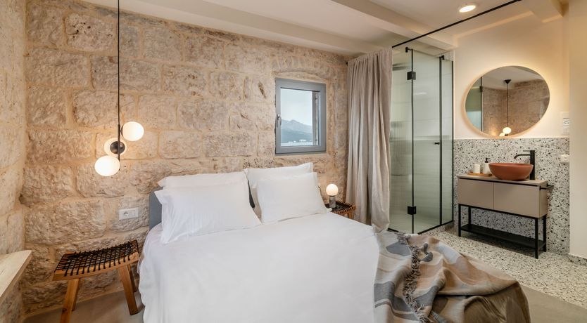 Photo of Stone's Beauty