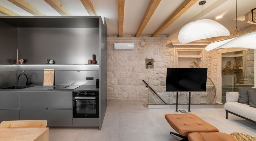 Photo of Stone's Beauty