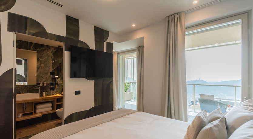 Photo of Lake & Villa