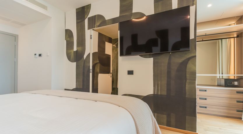 Photo of Lake & Villa