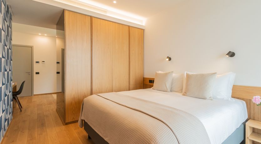 Photo of Lake & Villa