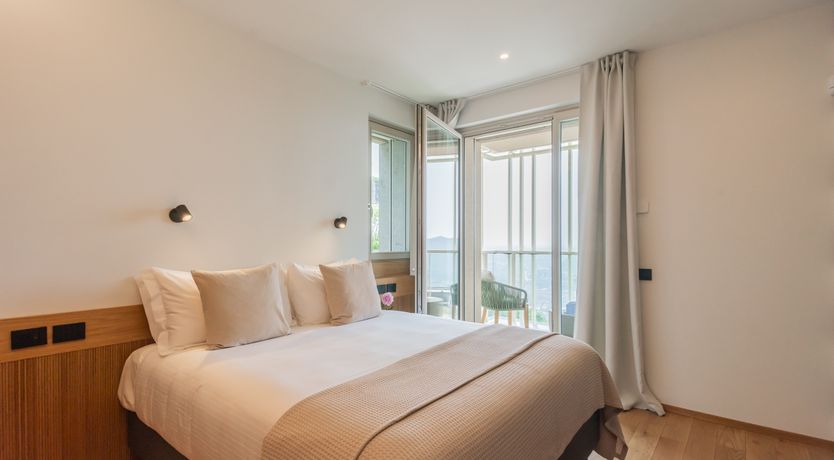 Photo of Lake & Villa