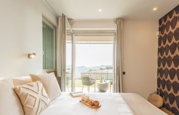 Lakeside Terrace Holiday Home