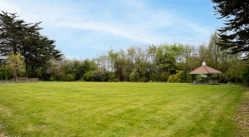 Photo of The Somerset Manor