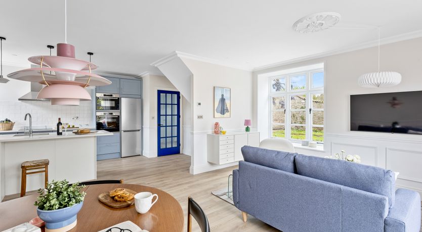 Photo of The Somerset Manor