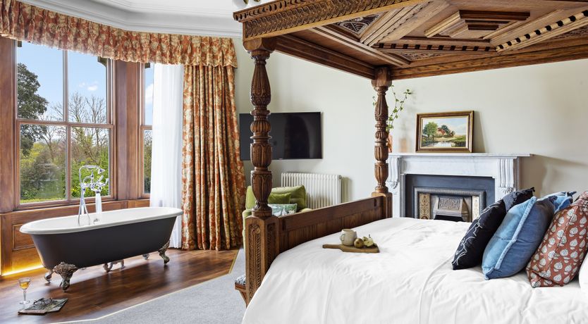 Photo of The Somerset Manor