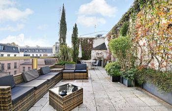 The Paris Abode Holiday Home