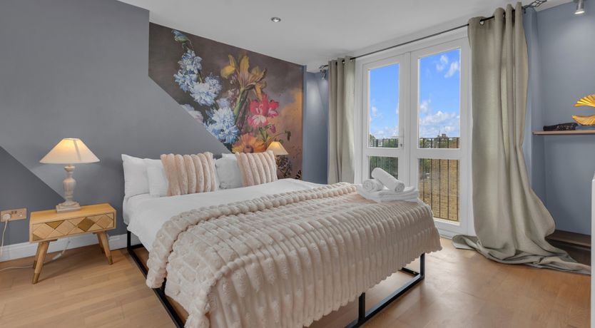 Photo of Beauty & Bright