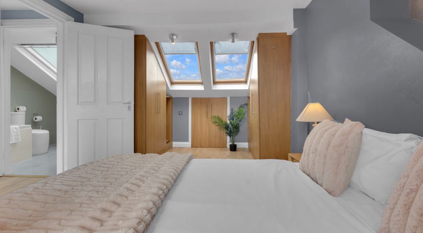 Photo of Beauty & Bright