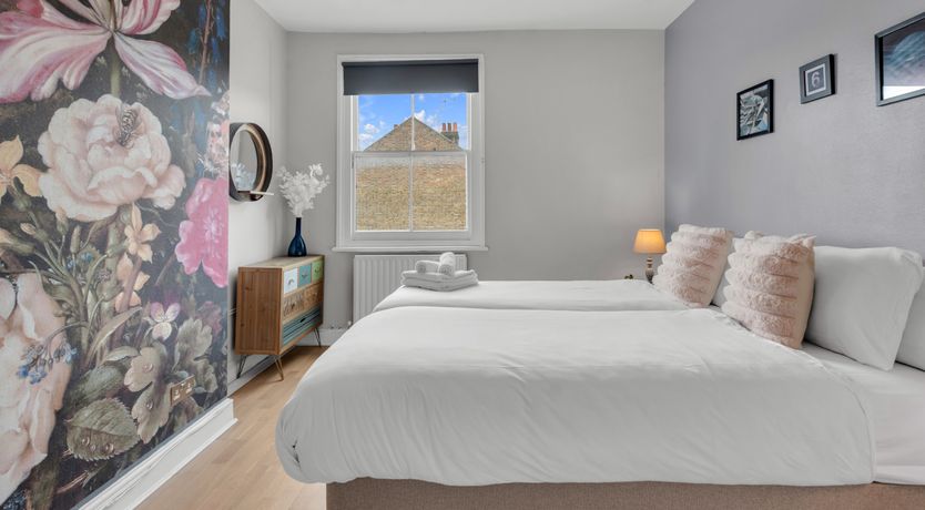 Photo of Beauty & Bright