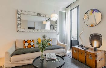 The Parisian Theatre Holiday Home