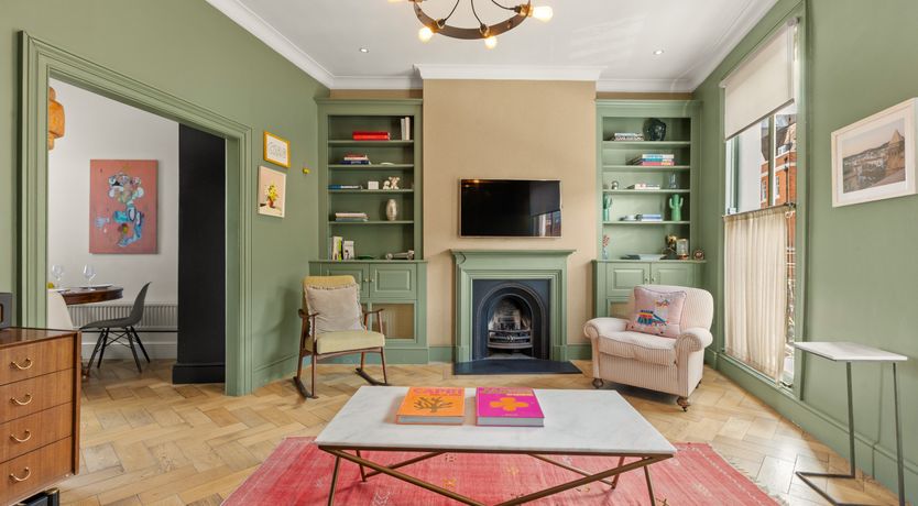 Photo of Sloanes Tale