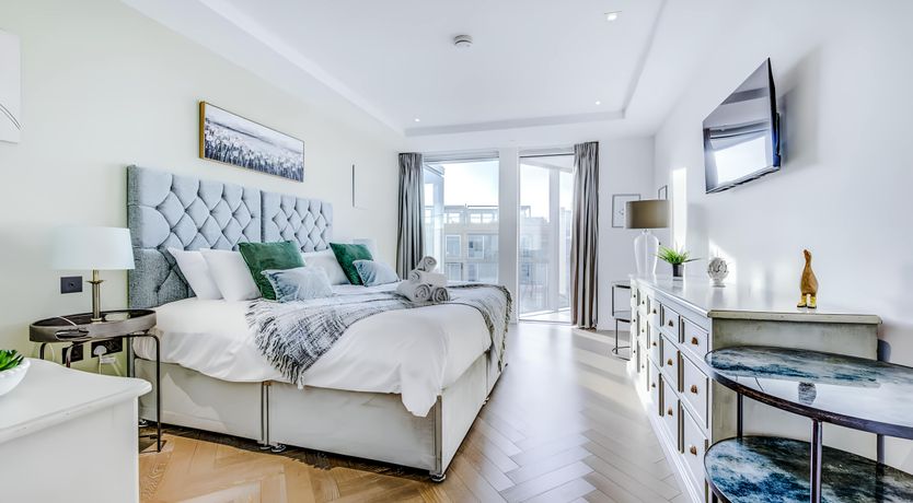 Photo of Thames Whispers