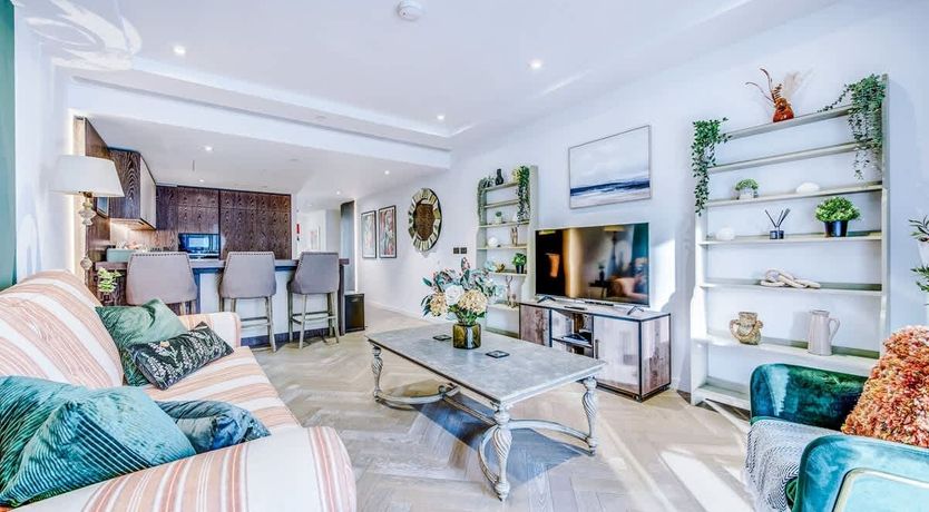 Photo of Thames Whispers