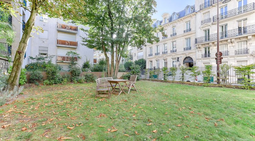 Photo of Neuilly Nocturne