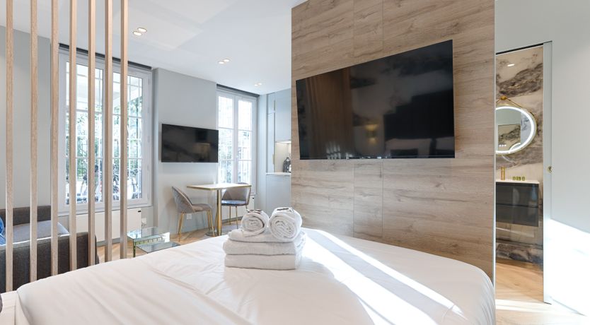 Photo of Neuilly Nocturne