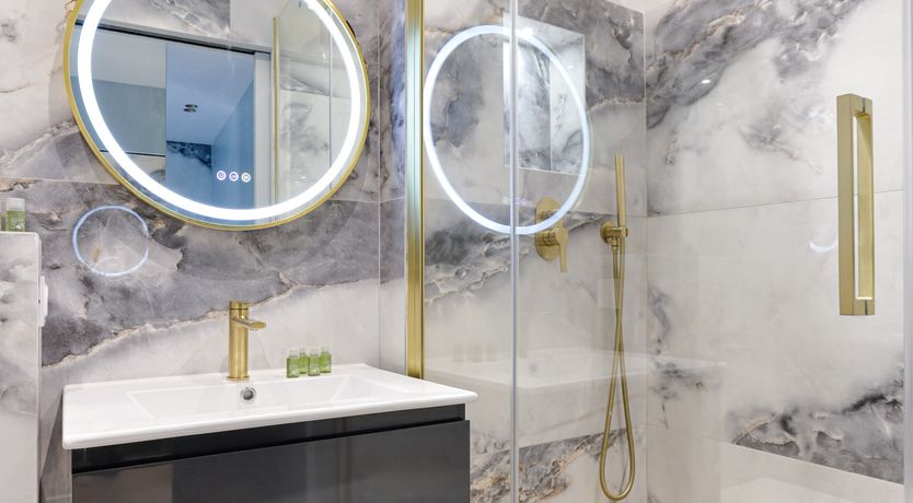 Photo of Neuilly Nocturne