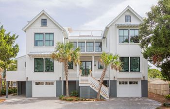 True Moon Holiday Home