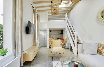 Cafes & Bakeries Holiday Home