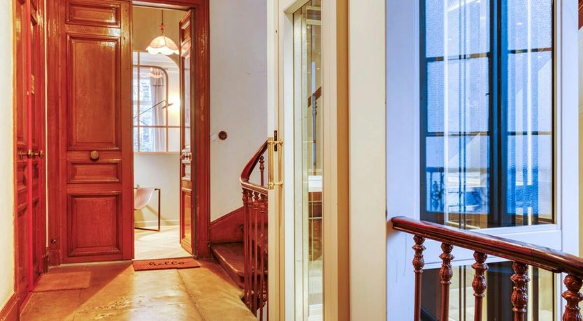 Photo of Antique & Classic