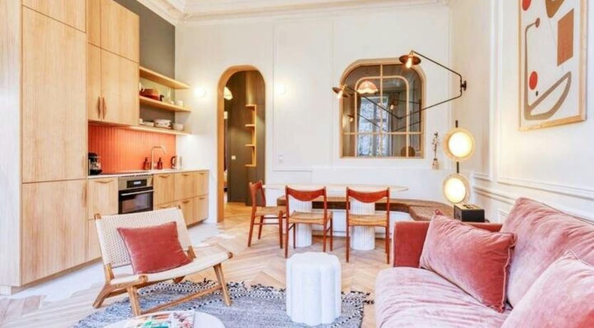 Photo of Antique & Classic