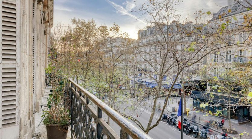 Photo of Antique & Classic