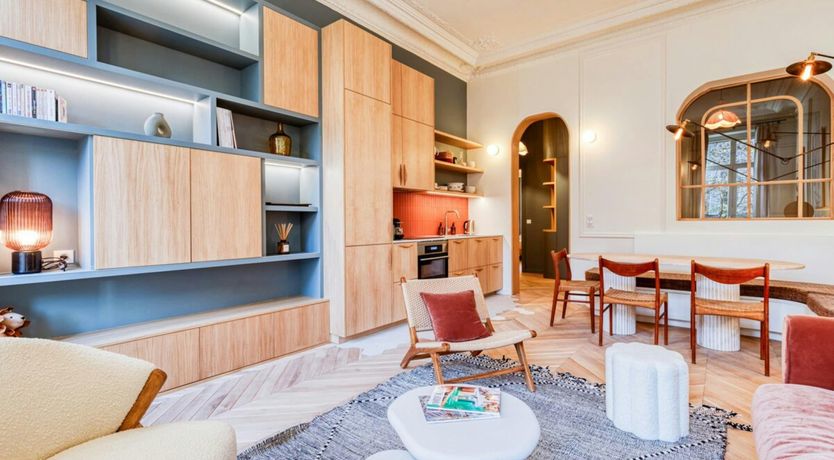 Photo of Antique & Classic