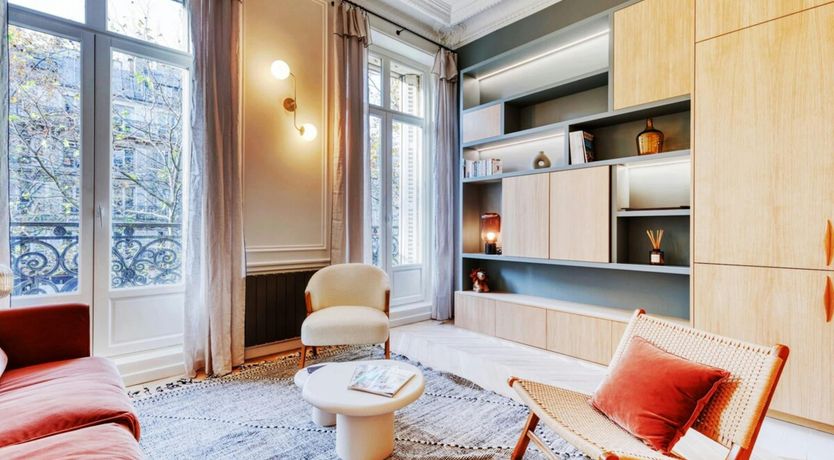 Photo of Antique & Classic