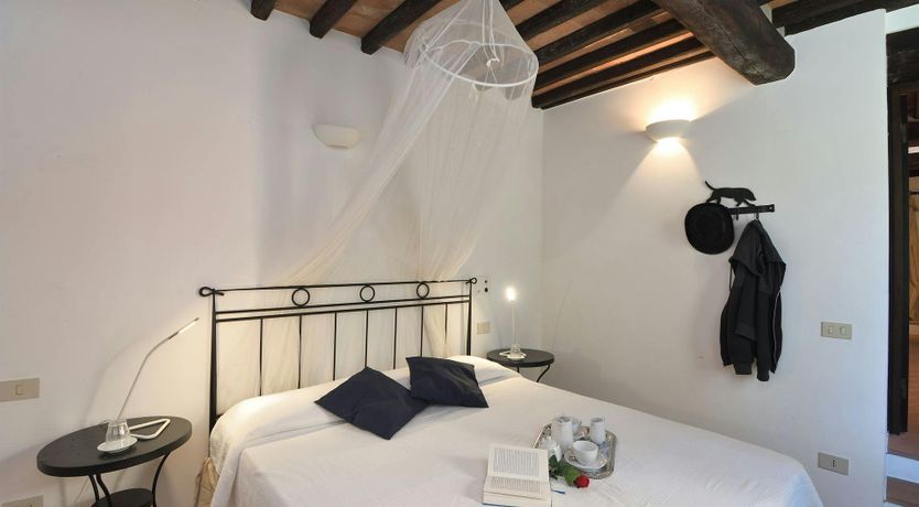 Photo of The Etruscan View