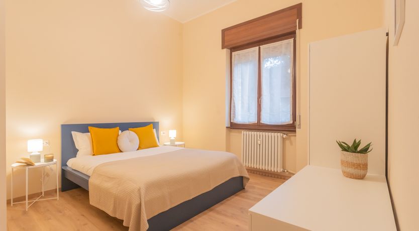 Photo of Lake & Valley