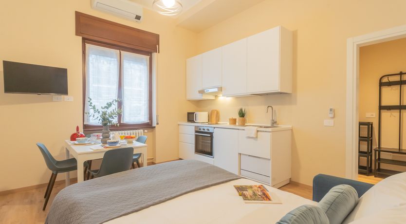 Photo of Lake & Valley