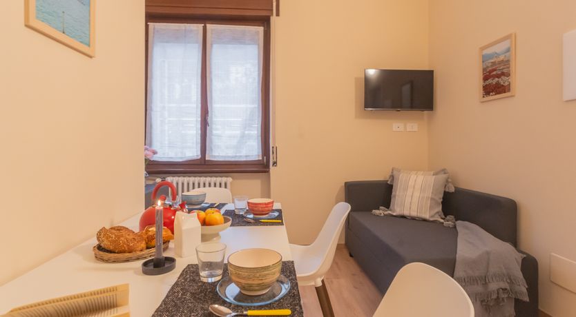 Photo of Lake & Valley