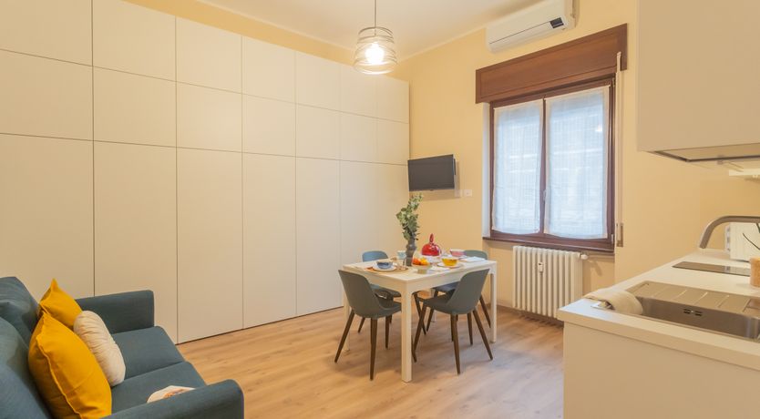 Photo of Lake & Valley