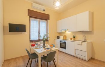 Lake & Valley Holiday Home