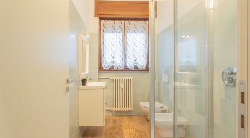 Photo of Lake & Valley