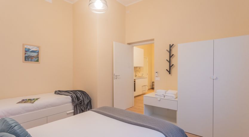 Photo of Lake & Valley