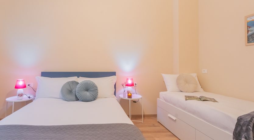 Photo of Lake & Valley