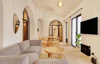 Old Parisian Charm Holiday Home