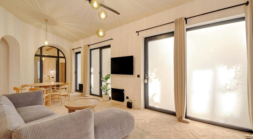 Photo of Old Parisian Charm