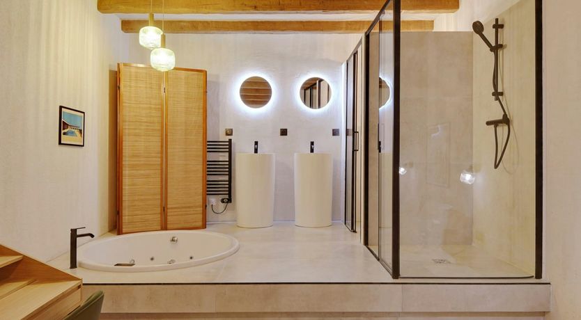 Photo of Old Parisian Charm