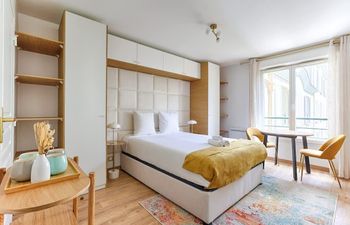 Woven in Gold Holiday Home
