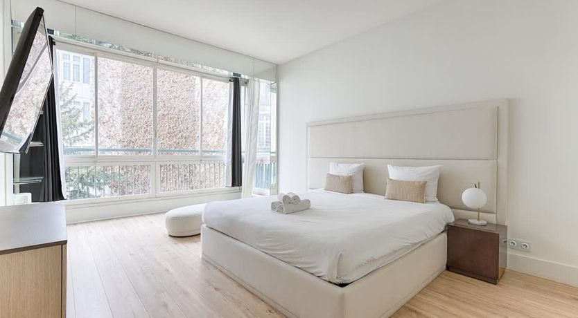 Photo of Elegant Parisian Avenue