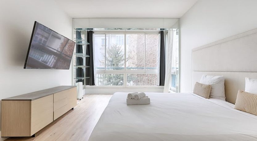 Photo of Elegant Parisian Avenue