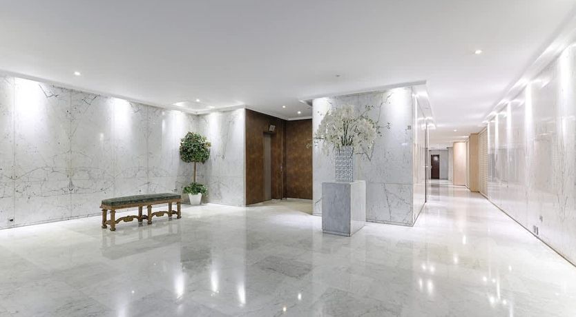 Photo of Elegant Parisian Avenue