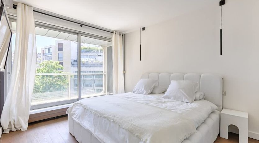 Photo of Modern View