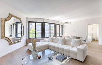 Modern View Holiday Home