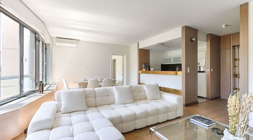 Photo of Modern View